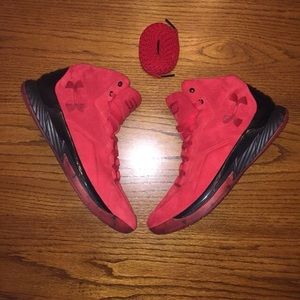 Curry 1 lux red suede